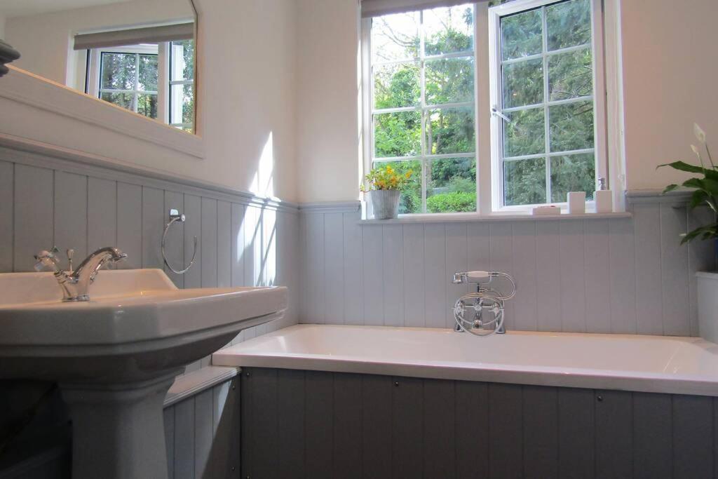 Lovely Spacious Cottage Near The Coast St Austell Exterior foto