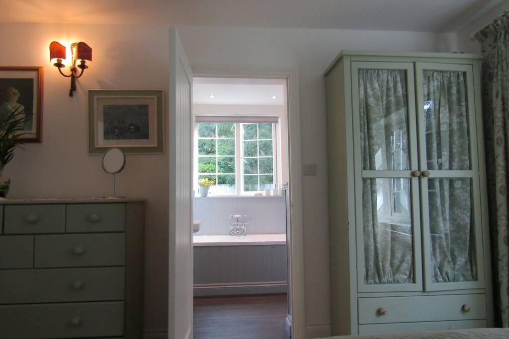 Lovely Spacious Cottage Near The Coast St Austell Exterior foto